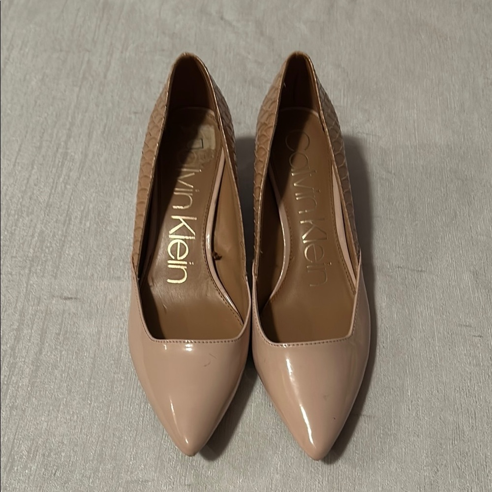 Calvin Klein Women's Nude Crocodile Skin Pumps - Picture 1 of 7